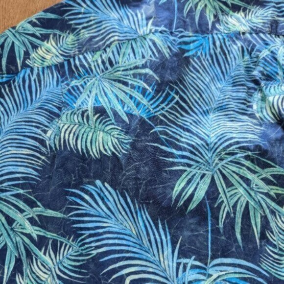 American Eagle 100% cotton Hawaiian vacation short sleeve button down shirt - Picture 4 of 5